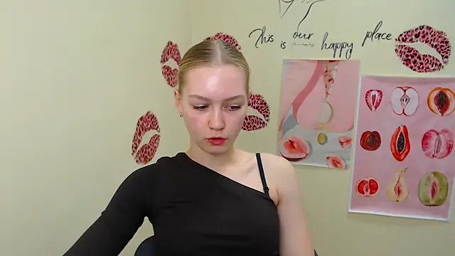 Snapshot of MademoiselleCl chatting on February 2025 07:15:01 AM MademoiselleCl online show from February 2025 07:15:01 AM