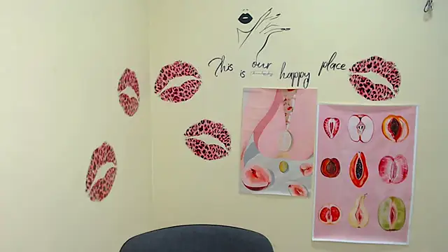 Snapshot of MademoiselleCl chatting on February 2025 07:12:02 AM MademoiselleCl online show from February 2025 07:12:02 AM