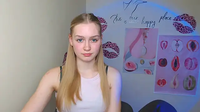 Snapshot of MademoiselleCl chatting on February 2025 04:35:02 PM MademoiselleCl online show from February 2025 04:35:02 PM