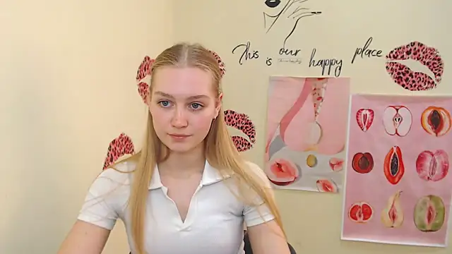 Snapshot of MademoiselleCl chatting on February 2025 01:38:02 PM MademoiselleCl online show from February 2025 01:38:02 PM