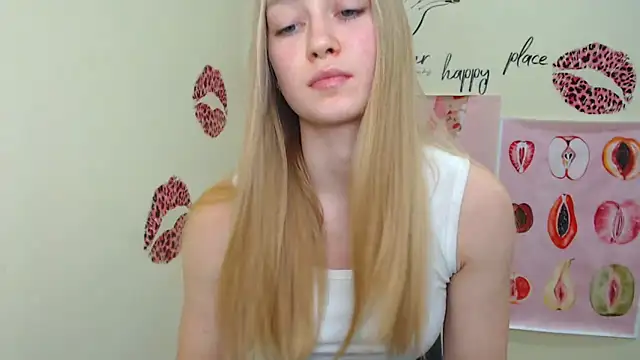 Snapshot of MademoiselleCl chatting on March 2025 10:24:02 AM MademoiselleCl online show from March 2025 10:24:02 AM