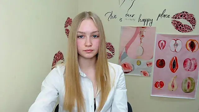 Snapshot of MademoiselleCl chatting on March 2025 10:32:02 AM MademoiselleCl online show from March 2025 10:32:02 AM