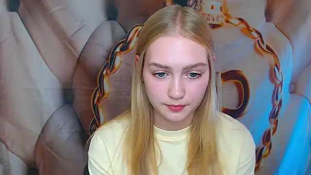 Snapshot of MademoiselleCl chatting on September 2025 12:27:02 PM MademoiselleCl online show from September 2025 12:27:02 PM