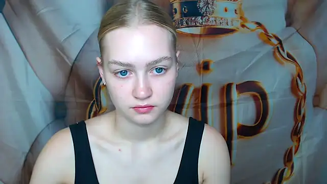 Snapshot of MademoiselleCl chatting on September 2025 06:13:02 AM MademoiselleCl online show from September 2025 06:13:02 AM