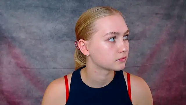 Snapshot of MademoiselleCl chatting on September 2025 12:40:02 PM MademoiselleCl online show from September 2025 12:40:02 PM