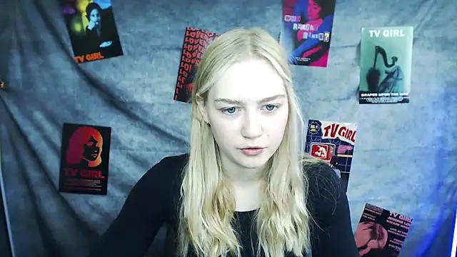 Snapshot of MademoiselleCl chatting on September 2025 06:29:02 AM MademoiselleCl online show from September 2025 06:29:02 AM