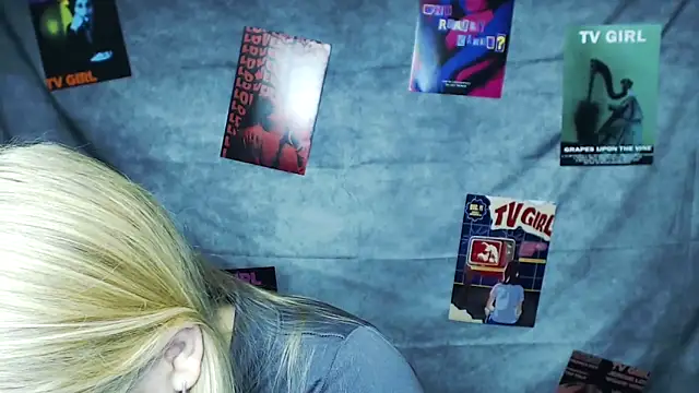 Snapshot of MademoiselleCl chatting on October 2025 11:18:01 AM MademoiselleCl online show from October 2025 11:18:01 AM