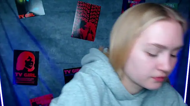 Snapshot of MademoiselleCl chatting on October 2025 01:29:01 PM MademoiselleCl online show from October 2025 01:29:01 PM