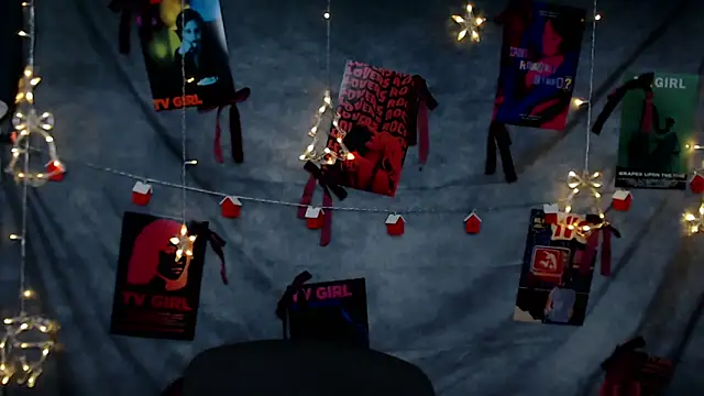 Snapshot of MademoiselleCl chatting on December 2025 06:19:01 AM MademoiselleCl online show from December 2025 06:19:01 AM