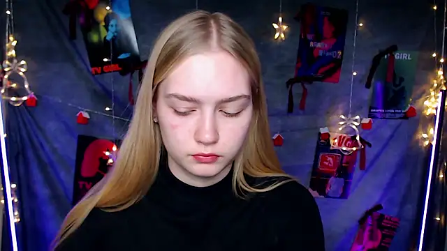 Snapshot of MademoiselleCl chatting on January 2026 07:08:02 PM MademoiselleCl online show from January 2026 07:08:02 PM