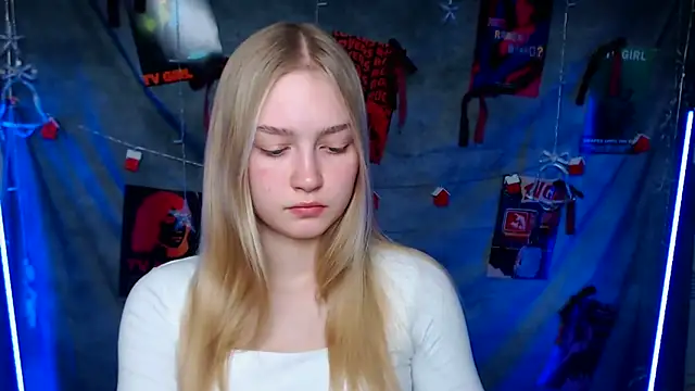 Snapshot of MademoiselleCl chatting on January 2026 01:37:02 PM MademoiselleCl online show from January 2026 01:37:02 PM