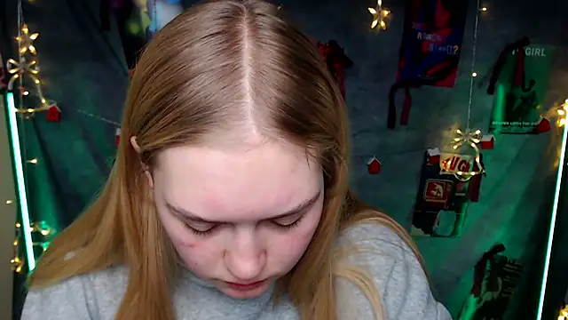 Snapshot of MademoiselleCl chatting on January 2026 01:04:01 PM MademoiselleCl online show from January 2026 01:04:01 PM