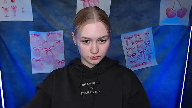 Snapshot of MademoiselleCl chatting on February 2026 01:29:02 PM MademoiselleCl online show from February 2026 01:29:02 PM