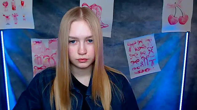 Snapshot of MademoiselleCl chatting on February 2026 01:33:02 PM MademoiselleCl online show from February 2026 01:33:02 PM