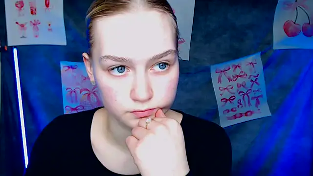 Snapshot of MademoiselleCl chatting on February 2026 01:32:02 PM MademoiselleCl online show from February 2026 01:32:02 PM