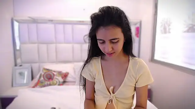 anna alvarez online show from September 2025 12:05:01 PM