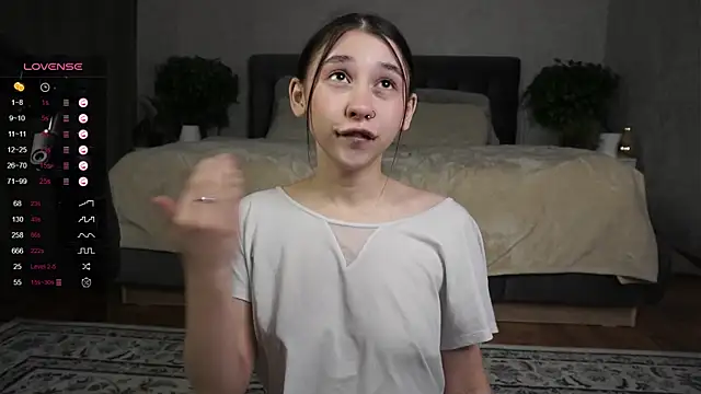 Snapshot of AislyEmbury chatting on January 2025 10:24:01 PM AislyEmbury online show from January 2025 10:24:01 PM