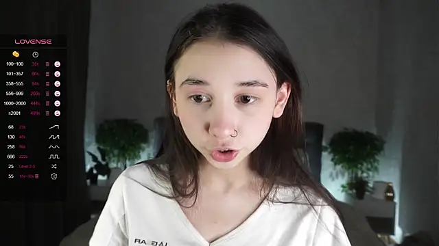 Snapshot of AislyEmbury chatting on February 2025 01:12:02 AM AislyEmbury online show from February 2025 01:12:02 AM