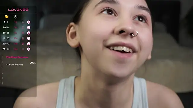 Snapshot of AislyEmbury chatting on February 2025 04:25:01 AM AislyEmbury online show from February 2025 04:25:01 AM