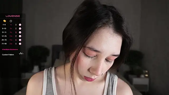 Snapshot of AislyEmbury chatting on February 2025 08:11:02 PM AislyEmbury online show from February 2025 08:11:02 PM