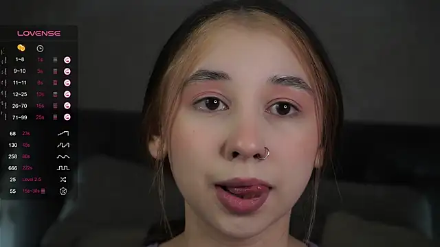 Snapshot of AislyEmbury chatting on February 2025 07:27:02 PM AislyEmbury online show from February 2025 07:27:02 PM