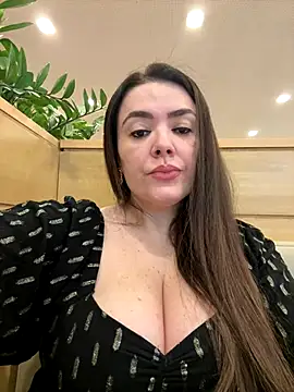 Snapshot of Sophie_Eaton chatting on November 2025 07:58:01 PM Sophie Eaton online show from November 2025 07:58:01 PM