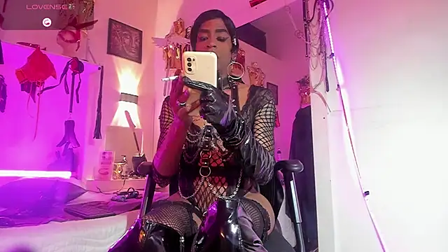 Snapshot of corwindallas24cm chatting on November 2025 07:50:02 PM corwindallas24cm online show from November 2025 07:50:02 PM