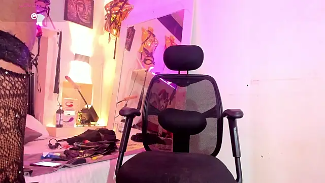 Snapshot of corwindallas24cm chatting on February 2026 12:48:02 AM corwindallas24cm online show from February 2026 12:48:02 AM