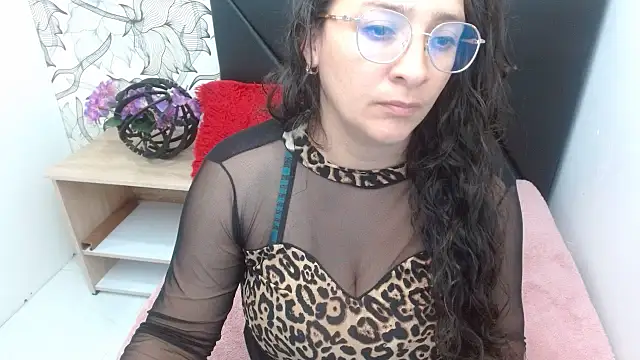 Snapshot of sarax_ximena chatting on April 2026 06:09:02 AM sarax ximena online show from April 2026 06:09:02 AM