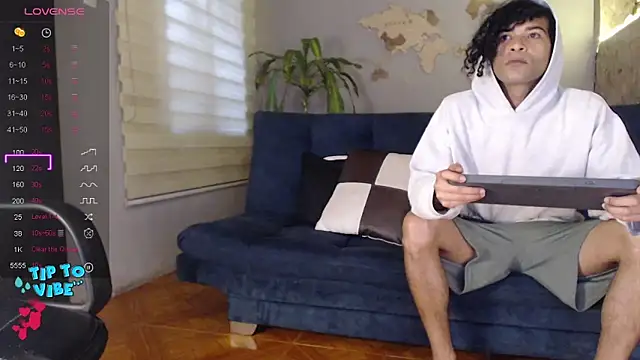 Aaron Jassell1 online show from February 2025 01:27:01 PM