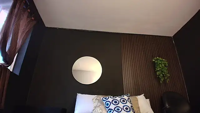 Aaron Jassell1 online show from September 2025 02:31:01 PM