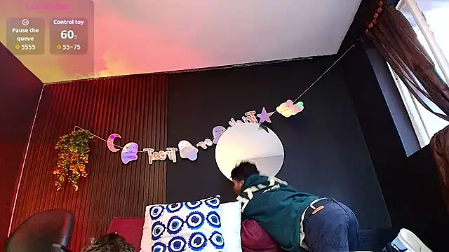 Aaron Jassell1 online show from October 2025 02:28:02 PM