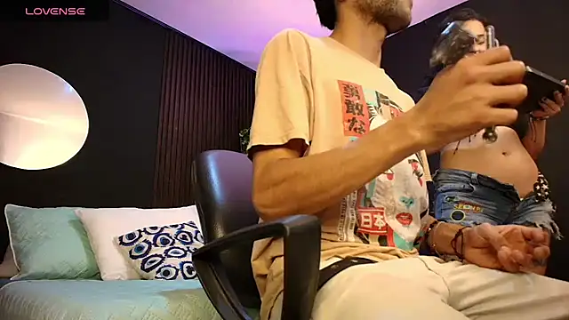 Aaron Jassell1 online show from November 2025 10:43:02 PM