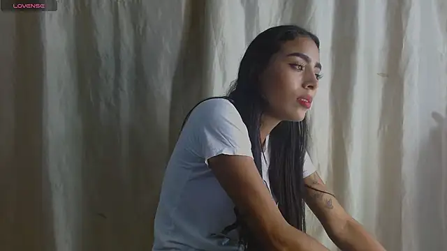 Snapshot of AntonellaAndNoah chatting on December 2024 12:52:02 AM AntonellaAndNoah online show from December 2024 12:52:02 AM