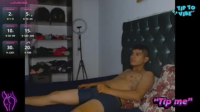 Snapshot of AntonellaAndNoah chatting on February 2025 03:45:01 AM AntonellaAndNoah online show from February 2025 03:45:01 AM