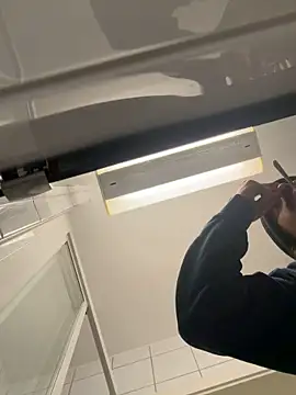 wolfwhite95 online show from April 2026 11:43:01 PM