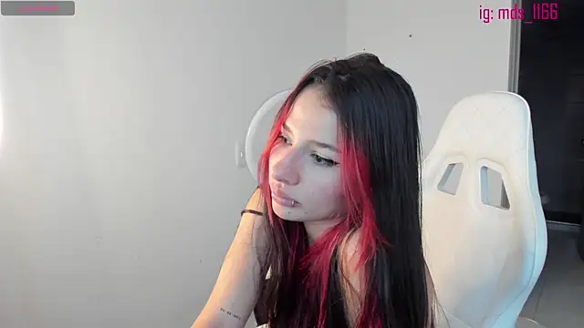 Snapshot of Mia_adams66 chatting on January 2025 11:10:01 PM Mia adams66 online show from January 2025 11:10:01 PM