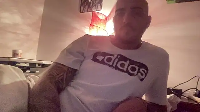 Snapshot of alessandromori91 chatting on December 2025 09:12:02 PM alessandromori91 online show from December 2025 09:12:02 PM