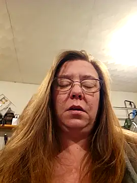 Snapshot of MsShelby40 chatting on December 2025 10:52:01 PM MsShelby40 online show from December 2025 10:52:01 PM