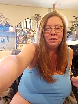 Snapshot of MsShelby40 chatting on December 2025 06:15:01 PM MsShelby40 online show from December 2025 06:15:01 PM