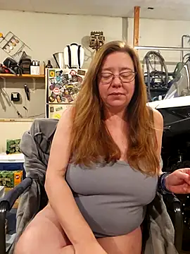 Snapshot of MsShelby40 chatting on December 2025 09:53:01 PM MsShelby40 online show from December 2025 09:53:01 PM