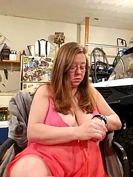 Snapshot of MsShelby40 chatting on February 2026 11:52:02 PM MsShelby40 online show from February 2026 11:52:02 PM