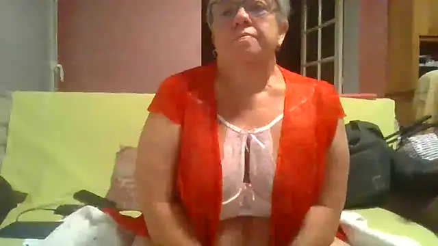 Snapshot of Vandeae44 chatting on September 2025 08:01:02 PM Vandeae44 online show from September 2025 08:01:02 PM