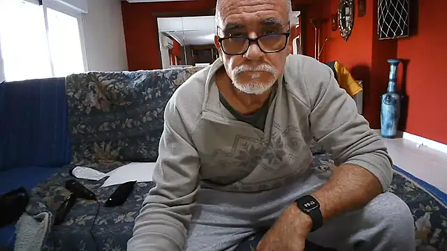 maduroguapo online show from February 2025 04:56:02 PM