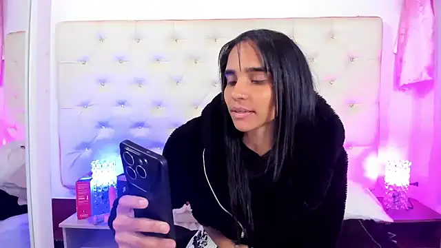 sophie pariss online show from February 2025 07:12:01 AM