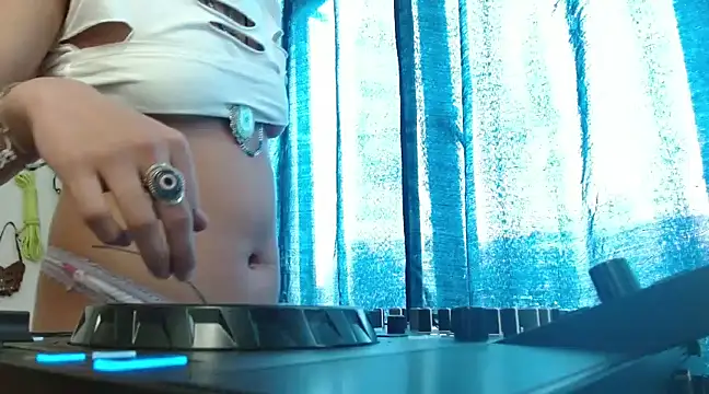 fenixmfx19 online show from January 2025 06:15:01 PM