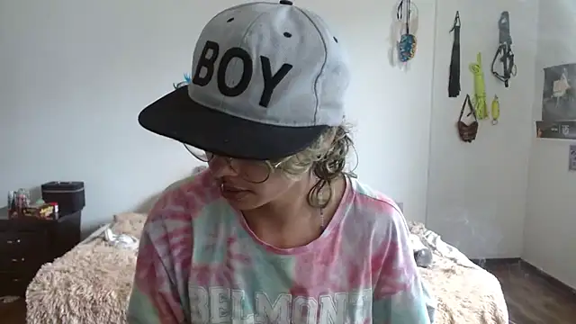 fenixmfx19 online show from February 2025 06:04:02 PM