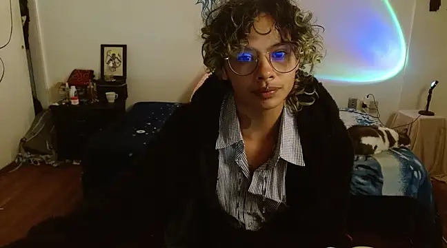 fenixmfx19 online show from March 2025 10:33:01 PM