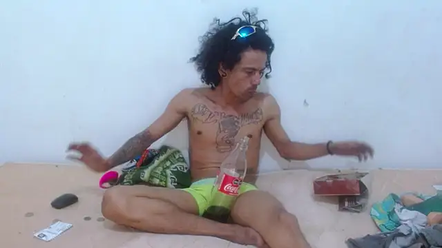 Snapshot of damian_bottom_bigcock chatting on January 2025 05:03:02 AM damian bottom bigcock online show from January 2025 05:03:02 AM