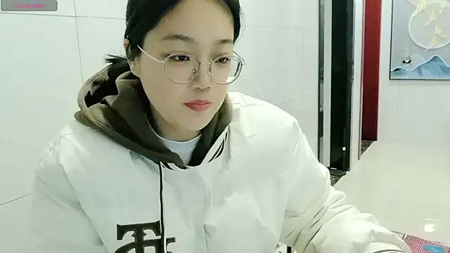 luoxuwen online show from December 2024 06:12:02 AM